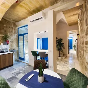 Mandera's Boutique & Dorms Valeta